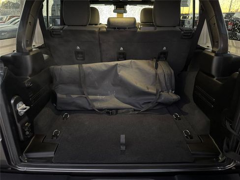 Used 2025 Jeep Wrangler Sahara image 19