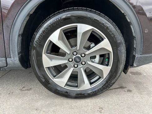 Used 2023 Ford Escape Platinum w/ Premium Technology Package AWD/4WD image 33
