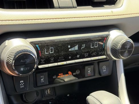 Used 2025 Toyota RAV4 XLE w/ Convenience Package FWD image 11