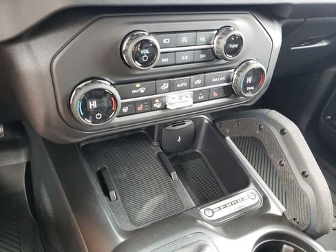 New 2026 Ford Bronco Badlands image 23