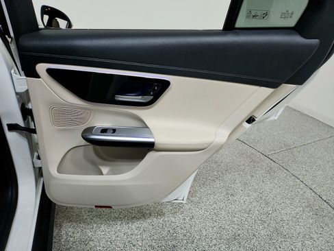 Certified 2023 Mercedes-Benz GLC 300 image 24