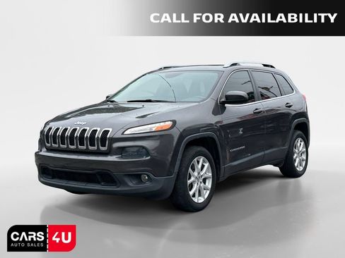 Used 2018 Jeep Cherokee Latitude Plus FWD image 3