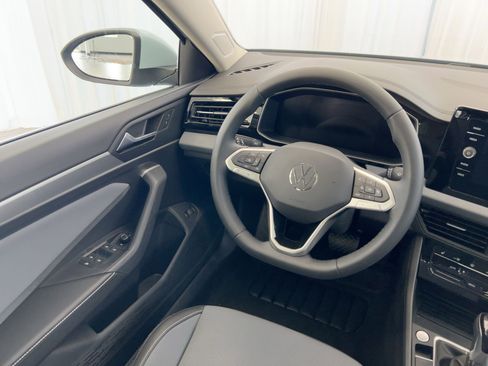 New 2026 Volkswagen Jetta SE FWD image 24