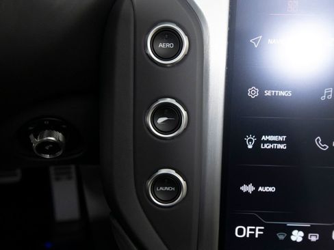 Used 2024 McLaren 750S Spider RWD image 22