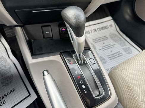 Used 2013 Honda Civic Hybrid Sedan image 17