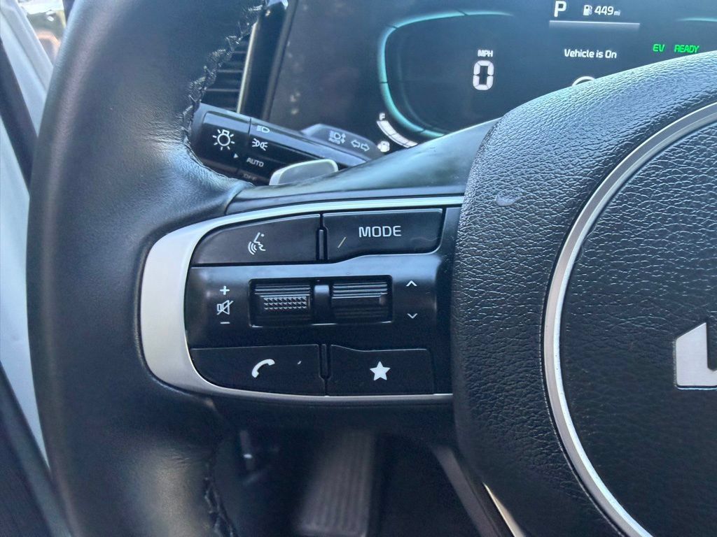 Used 2025 Kia Sportage EX AWD/4WD image 23