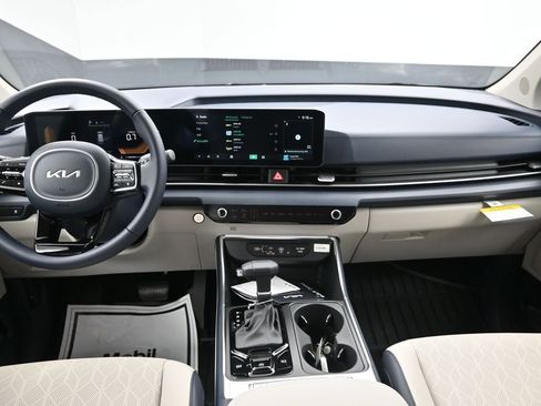 New 2026 Kia Carnival EX FWD image 32