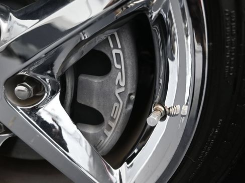Used 2011 Chevrolet Corvette Convertible w/ Preferred Equipment Group RWD image 28