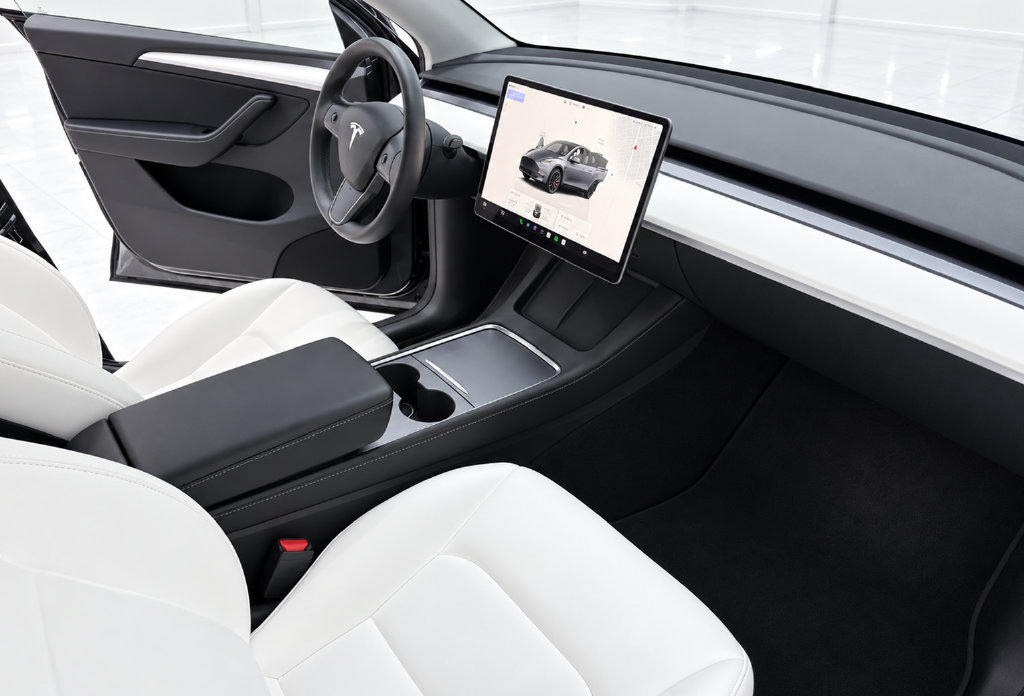 Used 2023 Tesla Model Y Performance AWD/4WD image 25
