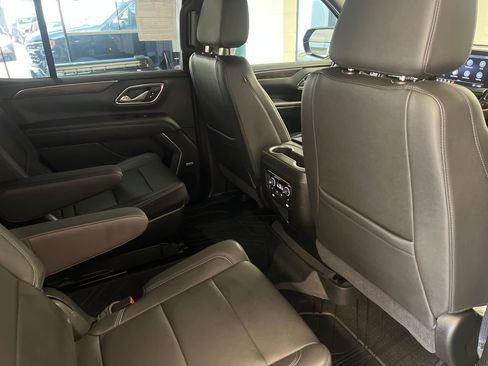 Used 2021 Chevrolet Tahoe Z71 w/ Luxury Package AWD/4WD image 49