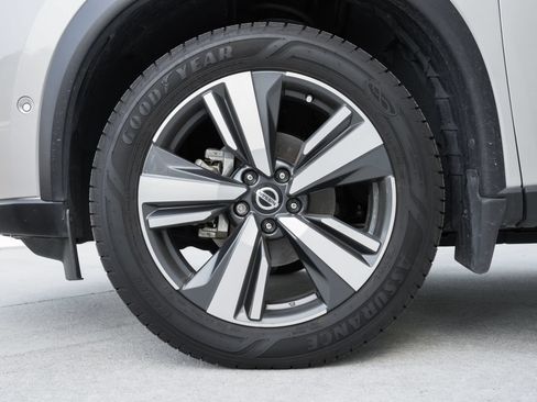 Used 2021 Nissan Rogue Platinum FWD image 15