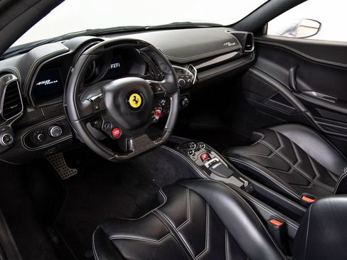 Certified 2014 Ferrari 458 Italia Coupe RWD image 4
