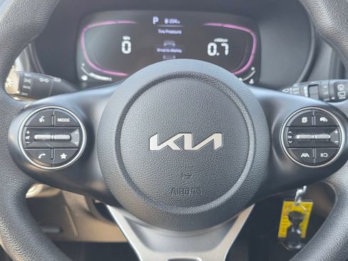 Used 2024 Kia Soul LX w/ Option Group 015 FWD image 28