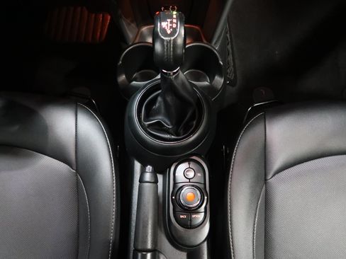 Used 2018 MINI Cooper 2-Door Hardtop FWD image 18