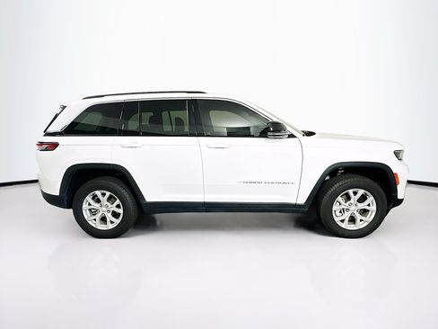 Used 2023 Jeep Grand Cherokee Limited w/ Luxury Tech Group II RWD image 10