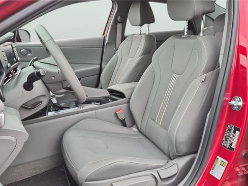 Used 2026 Hyundai Elantra Sport image 12