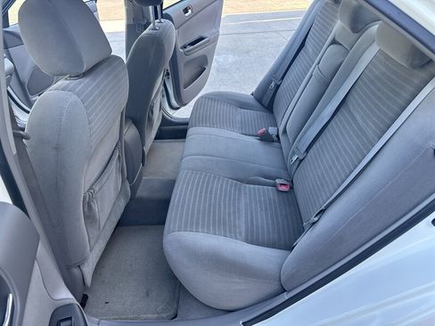 Used 2005 Toyota Camry LE FWD image 29