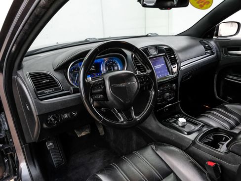 Used 2021 Chrysler 300 S w/ S Model Appearance Package RWD image 3