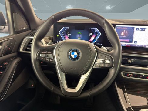Used 2025 BMW X5 xDrive50e image 15