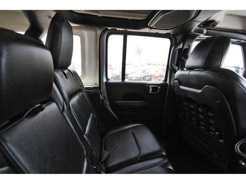 Used 2019 Jeep Wrangler Unlimited Rubicon AWD/4WD image 13