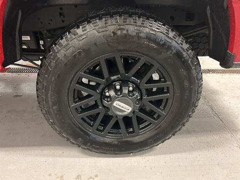 Used 2022 Ford F250 Lariat w/ Black Appearance Package image 49