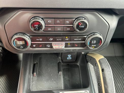 Used 2025 Ford Bronco Badlands AWD/4WD image 33