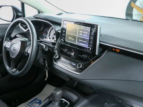 Used 2020 Toyota Corolla LE FWD image 25