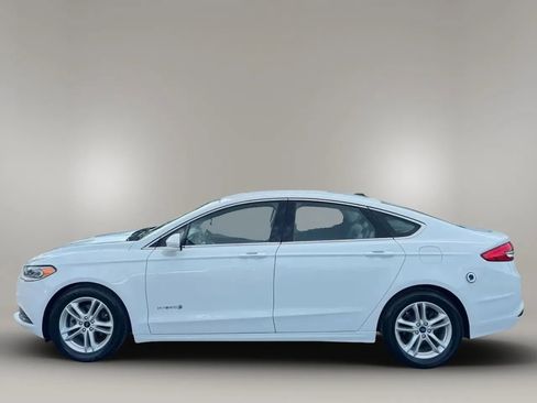 Used 2018 Ford Fusion SE w/ Equipment Group 602A FWD image 7