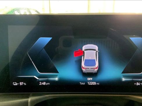 Used 2023 BMW i4 eDrive35 RWD image 9