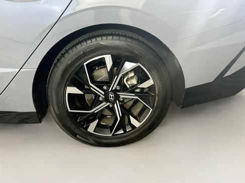 Used 2025 Hyundai Sonata SEL FWD image 11