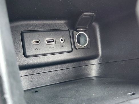 Used 2021 Chevrolet Equinox LT w/ LPO, Floor Liner Package FWD image 22