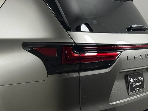 Used 2025 Lexus LX 600 4WD w/ Accessory Package (2T) image 18