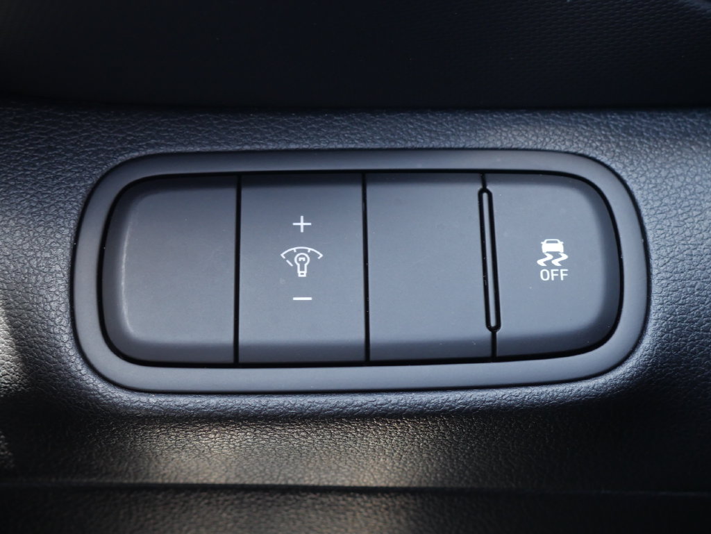 Used 2025 Hyundai Venue SEL FWD image 34