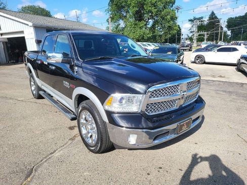 Used 2016 RAM 1500 Laramie w/ Convenience Group AWD/4WD image 2
