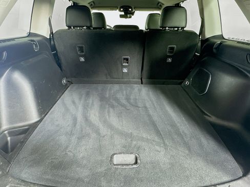 Used 2023 Jeep Grand Cherokee Limited w/ Luxury Tech Group II image 28