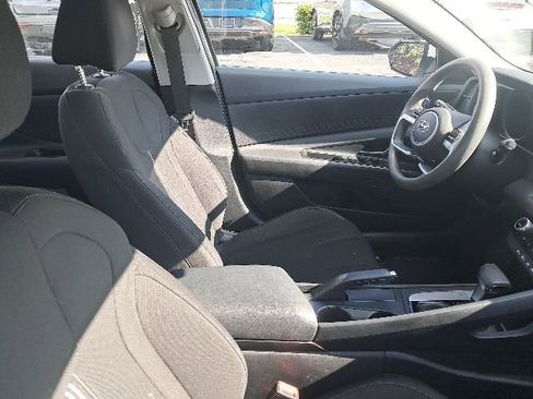 Used 2021 Hyundai Elantra SEL FWD image 19