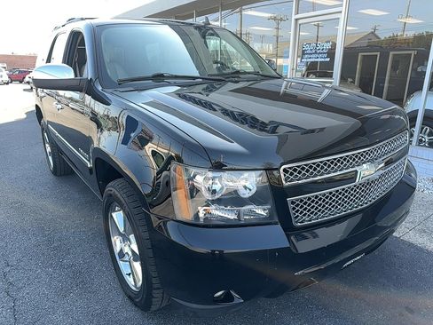 Used 2011 Chevrolet Tahoe LTZ image 2