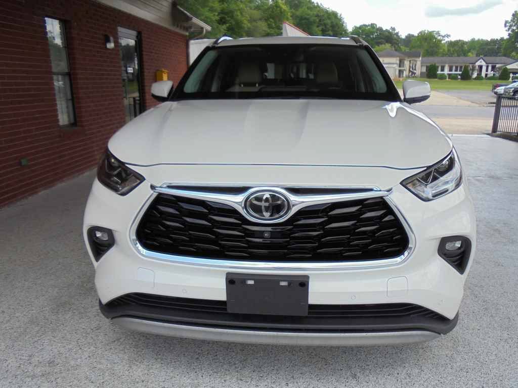 Used 2021 Toyota Highlander Platinum AWD/4WD image 3