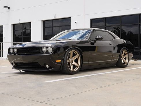Used 2014 Dodge Challenger R/T w/ R/T Redline Group RWD image 3