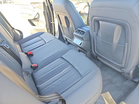 Used 2022 Audi e-tron Premium w/ Convenience Plus Package image 11