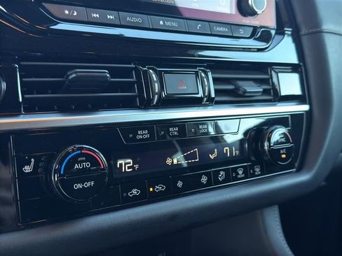 Certified 2024 Nissan Pathfinder SV image 26