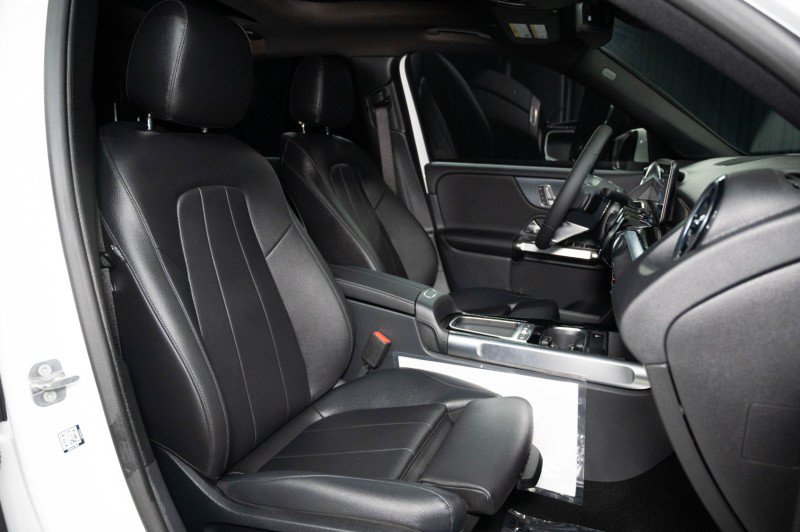 New 2026 Mercedes-Benz GLB 250 image 12