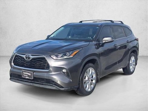 Used 2022 Toyota Highlander Limited image 1