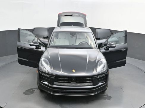 New 2025 Porsche Macan AWD/4WD image 35