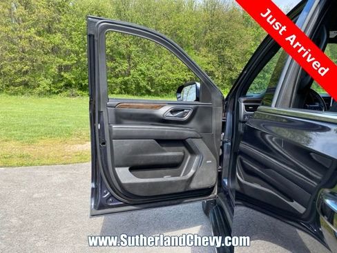 Used 2023 Chevrolet Suburban Premier AWD/4WD image 13