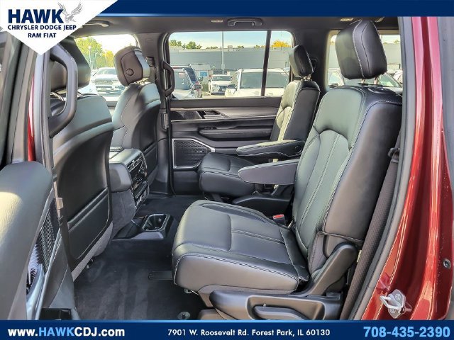 Used 2026 Jeep Grand Wagoneer Limited AWD/4WD image 10