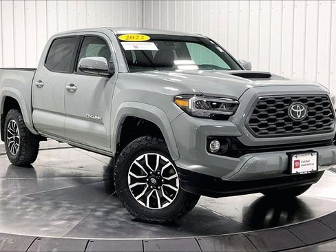 Certified 2022 Toyota Tacoma 4x4 Double Cab image 3