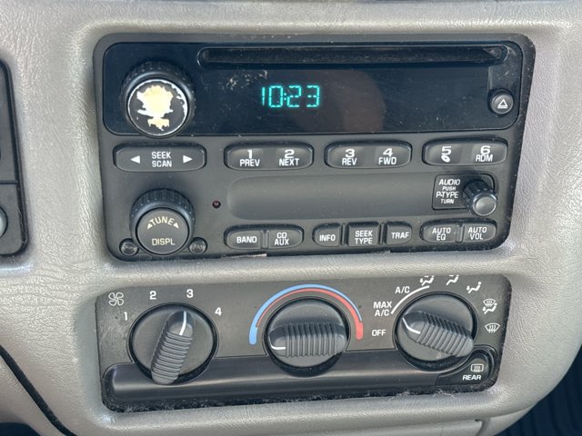 Used 2004 Chevrolet Blazer LS w/ Preferred Equipment Group AWD/4WD image 19