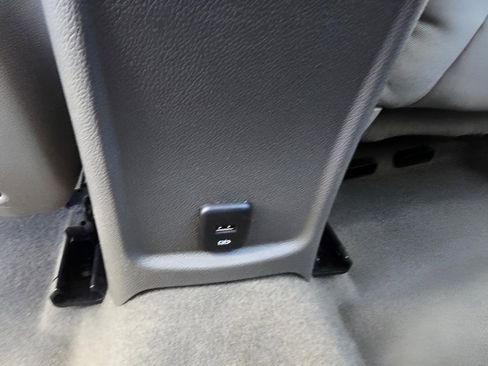 Used 2017 Chevrolet Cruze LT image 29