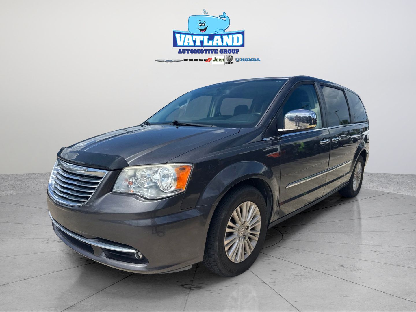 Certified 2016 Chrysler Town & Country Limited FWD image 38